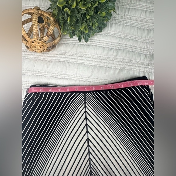 Max Studio Maxi Skirt in Black and White Size Medium - Picture 3 of 8